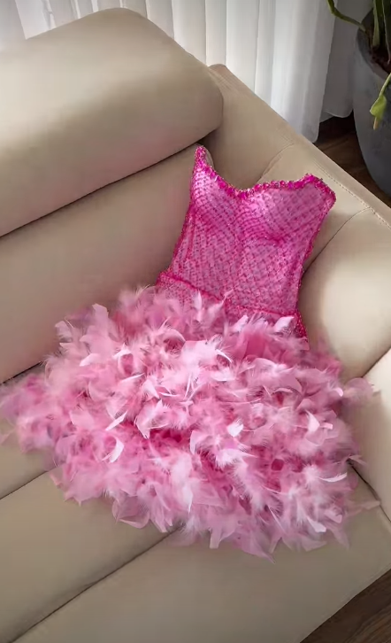 Trendy Sheath Sweetheart Pink Beads Feathers Sequin Mini Short Formal 7th Grade Homecoming Dresses Middle School Short Prom Dress Hoco Outfits DH1392
