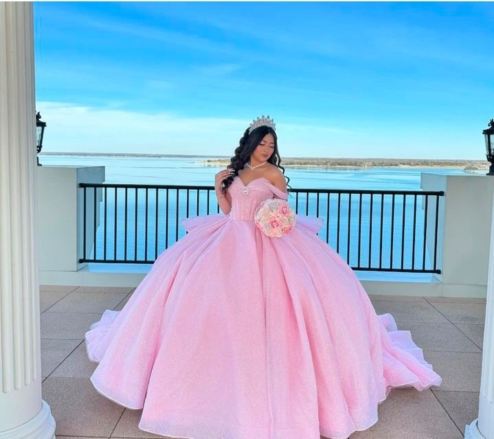 Hübsches Ballkleid aus der Schulter rosa Tüll lange Quinceanera Kleid formale Kleider Vestido de 15 Anos Sweet 16 Kleid DH1841