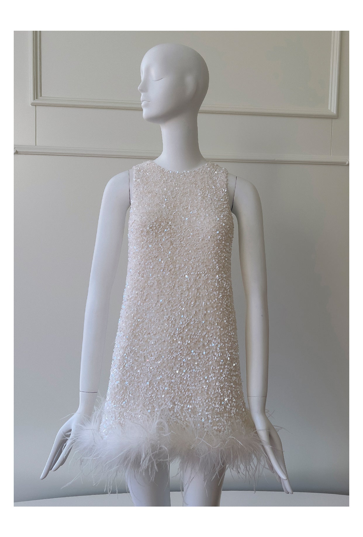 Cute A line Scoop Neck Sequin White Short Grad Dress Inspo Short Mini Formal 8th Grade Homecoming Dresses High School Hoco Court Dress Graduation Dress 18th Birthday Outfits DH1949