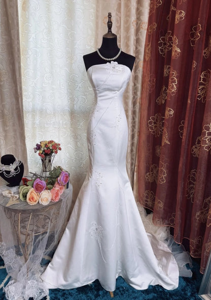 Classy Mermaid White Prom Dress Satin Strapless Sleeveless Long Evening Dress DP05098