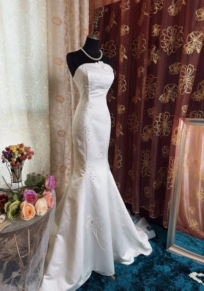 Classy Mermaid White Prom Dress Satin Strapless Sleeveless Long Evening Dress DP05098