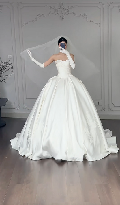 Glamorous A-Line Long Wedding Dress Strapless Satin Bridal Dress White Sleeveless Bridal Gown DP05326