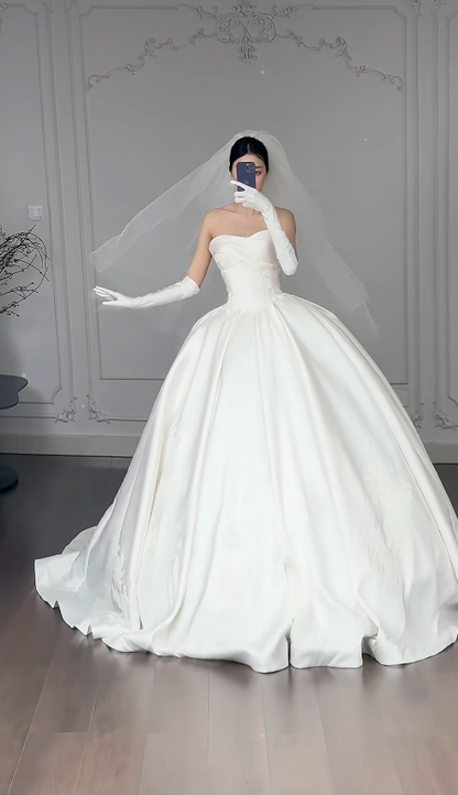 Glamorous A-Line Long Wedding Dress Strapless Satin Bridal Dress White Sleeveless Bridal Gown DP05326
