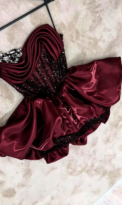 Jolie Robe de Soirée Noire Coupe Trapèze en Satin Courte DP07265