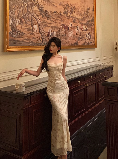 Elegantes Meerjungfrauen-Kleid mit weißen Blumenmustern, ärmellos, für den 21. Geburtstag, Partykleid, Geburtstags-Outfits, Geburtstagskleid-Ideen für Frauen, DP1302