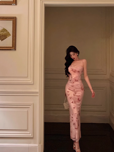 Elegantes Etuikleid mit rosa Blumenmuster, ärmellos, Burgunderrot, 23. Geburtstagskleid, Partykleid, Geburtstags-Outfits, Geburtstagskleid-Ideen für Frauen, DP1387