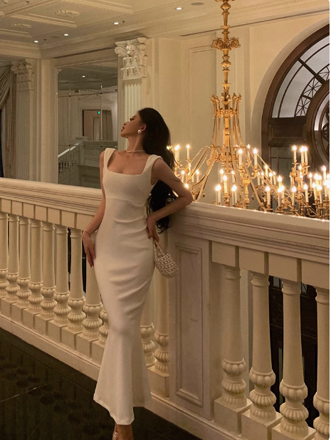 Elegantes Meerjungfrauen-Kleid mit quadratischem Ausschnitt, weiß, ärmellos, burgunderrot, Partykleid, Geburtstags-Outfits, Geburtstagskleid-Ideen für Frauen, DP1390