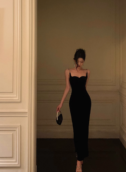 Elegantes Etuikleid mit Spaghettiträgern in Schwarz, Kleid zum 21. Geburtstag, Partykleid, Geburtstags-Outfits, Geburtstagskleid-Ideen für Frauen, DP1412