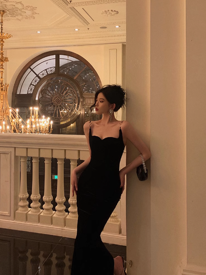 Elegantes Etuikleid mit Spaghettiträgern in Schwarz, Kleid zum 21. Geburtstag, Partykleid, Geburtstags-Outfits, Geburtstagskleid-Ideen für Frauen, DP1412