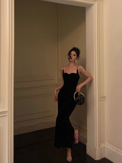 Elegantes Etuikleid mit Spaghettiträgern in Schwarz, Kleid zum 21. Geburtstag, Partykleid, Geburtstags-Outfits, Geburtstagskleid-Ideen für Frauen, DP1412