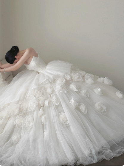 Timeless Strapless Ball Gown Tulle Flower Wedding Dresses, Ivory Bridal Gowns DP3182