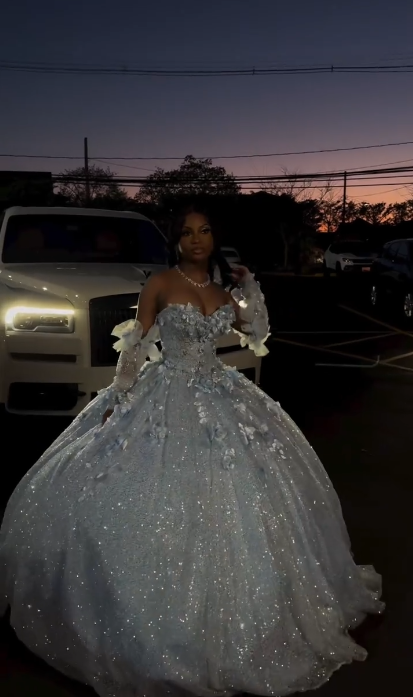 Cute Off-the-shoulder Ball Gown Tulle Long Prom Dresses Applique Blue Quinceanera Dresses Sweet 16 Dresses DP3901