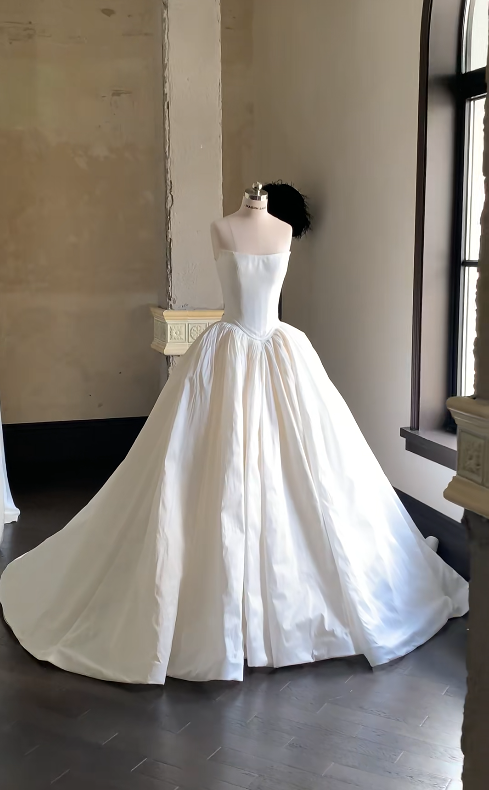 Modest Strapless A-Line Simple Wedding Dresses Taffeta White Bridal Gowns Sleeveless Bridal Dresses DP3249