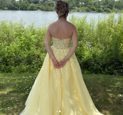 Chic Sweetheart A-line Yellow Long Prom Dresses Sleeveless Tulle Applique Yellow Birthday Dresses DP3857