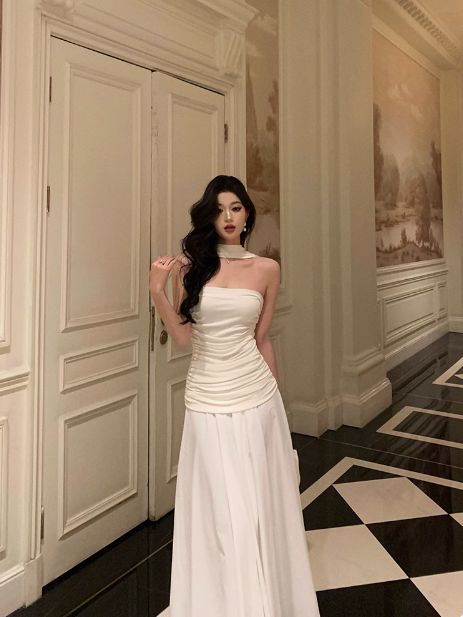 Edles A-Linien-Kleid, trägerlos, weiß, ärmellos, Partykleid zum 18. Geburtstag, Geburtstags-Outfits, Geburtstagskleid-Ideen für Frauen, DP552