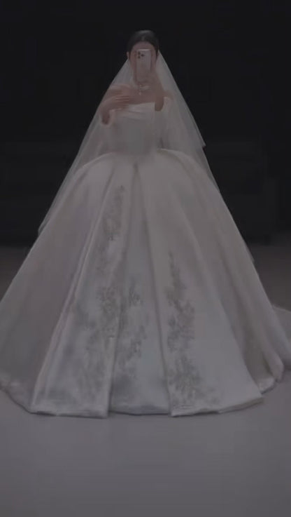 Timeless Off-shoulder Ball Gown Satin Long Wedding Dresses Beaded Appliques White Bridal Gowns Long Sleeves Bridal Dresses DP04306