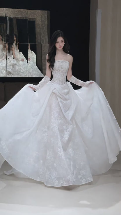 Robe de mariée longue blanche fourreau en dentelle glamour DP08302