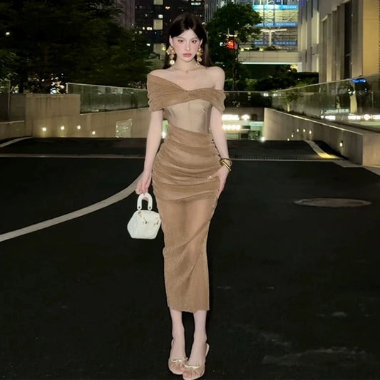 Modisches goldenes Kleid S907